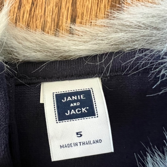 Beautiful Janie and Jack navy dress with fur collar, size 5! - Picture 3 of 4